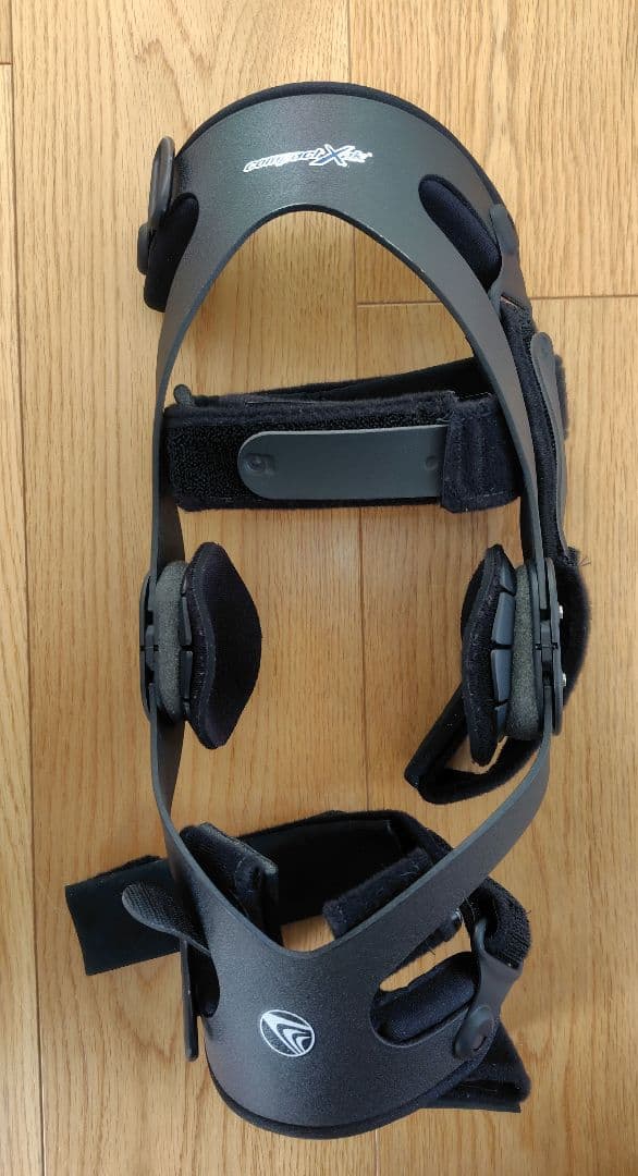 値下げ]BREG compact X2K OTS 装具 Mサイズ 右 - メルカリ