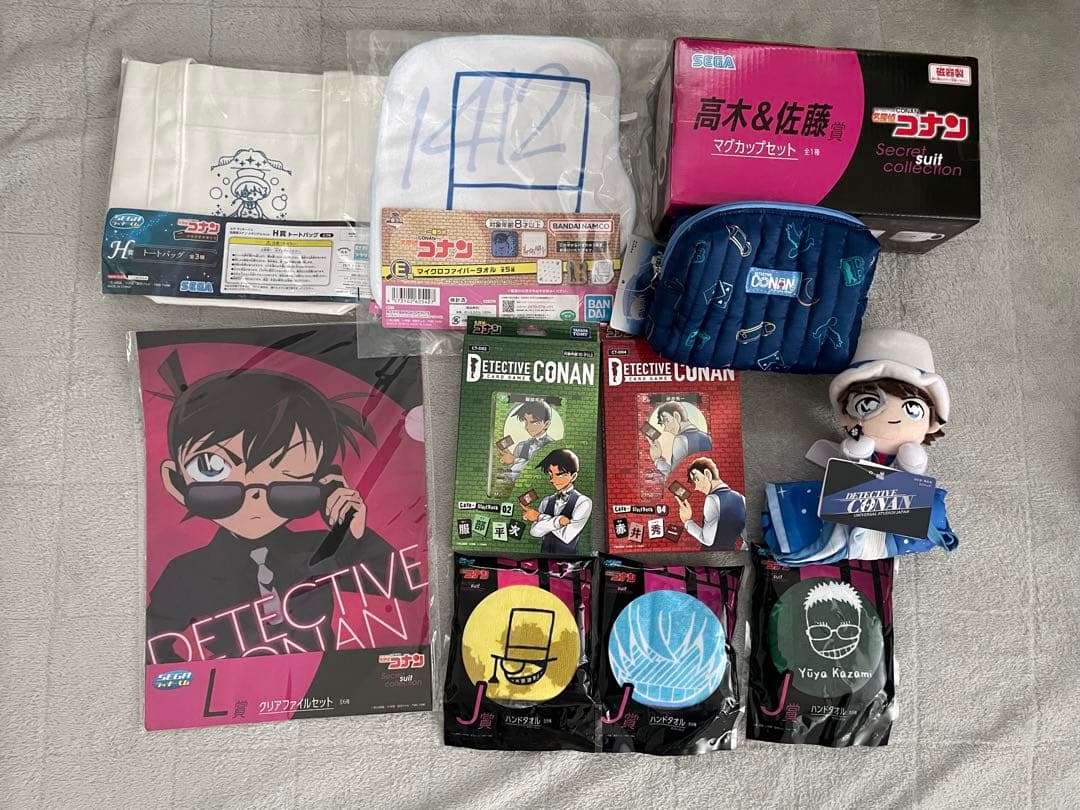 名探偵コナングッズまとめ売り 約40点 缶バッジアクスタS賞ボード
