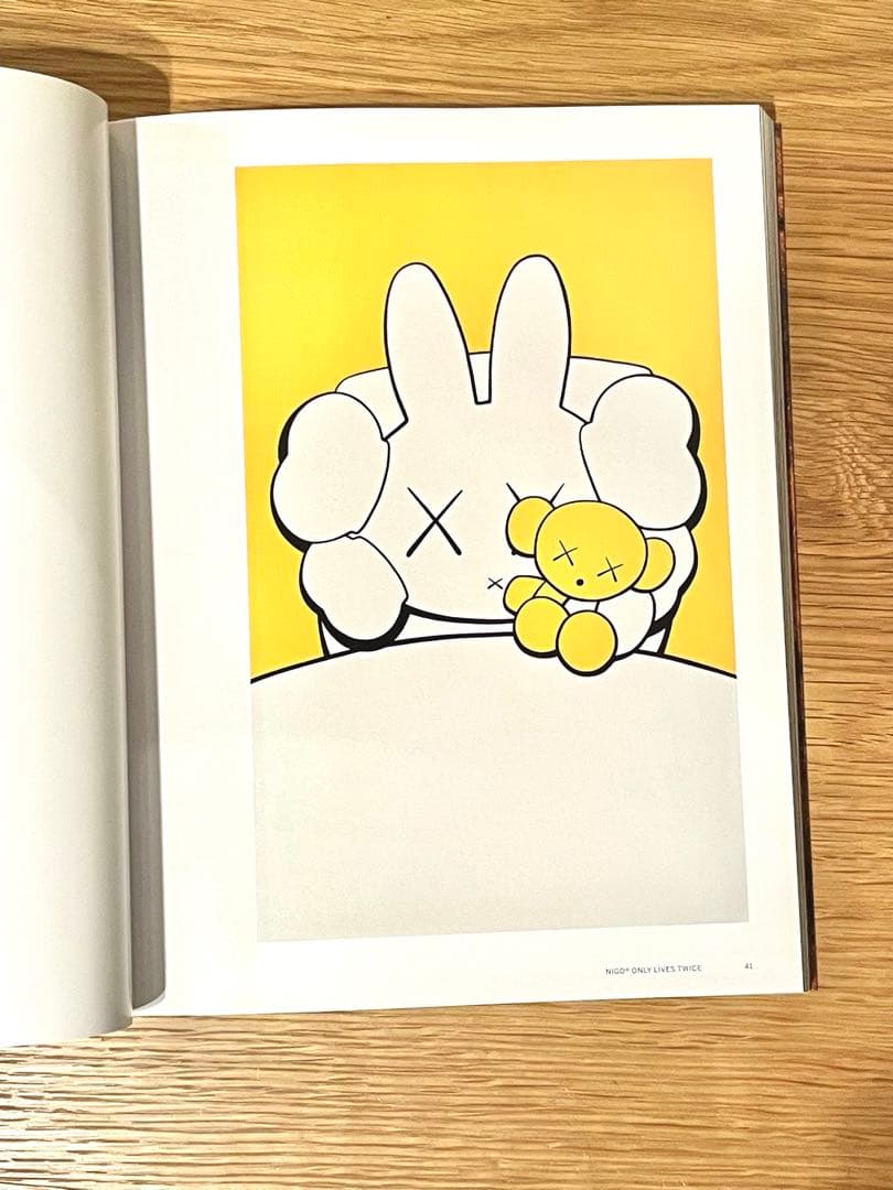希少】Sotheby's NIGO ONLY LIVES TWICE 図録 - メルカリ