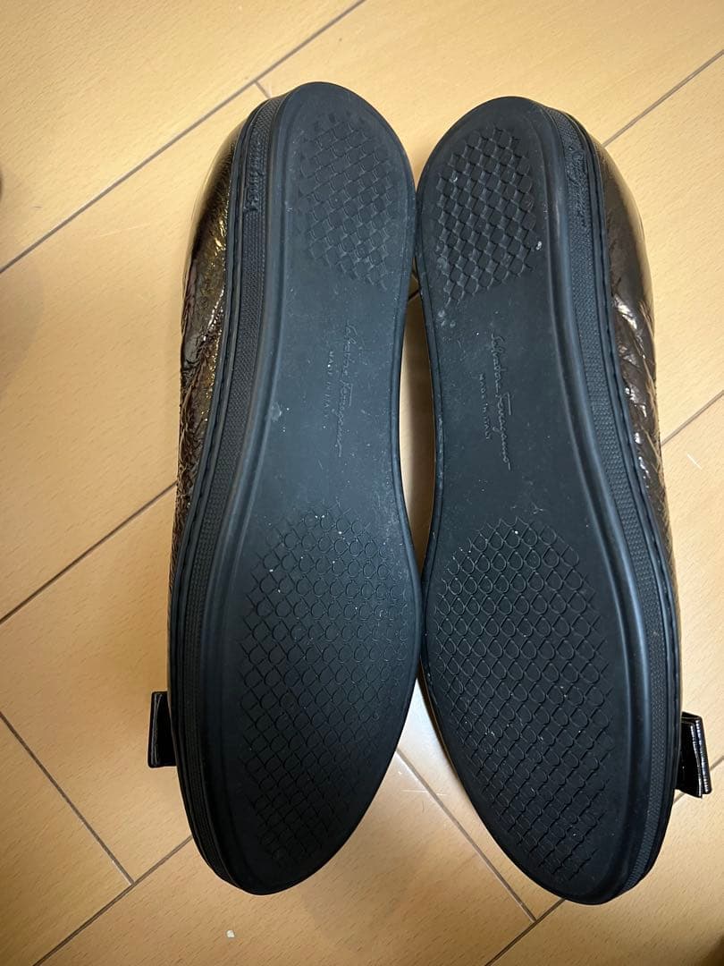 フェラガモ 23cm 黒 フラットシューズ パンプス 入学式 ドリー - メルカリ