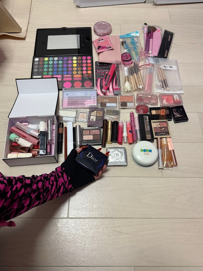 コスメまとめ売り おまけ付き - メルカリ