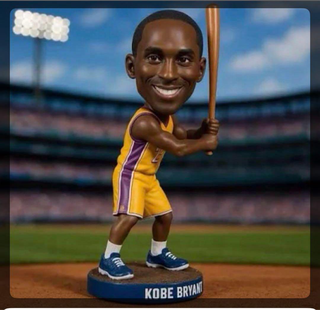 コービーブライアント ボブルヘッド 8/8 球場限定 非売品