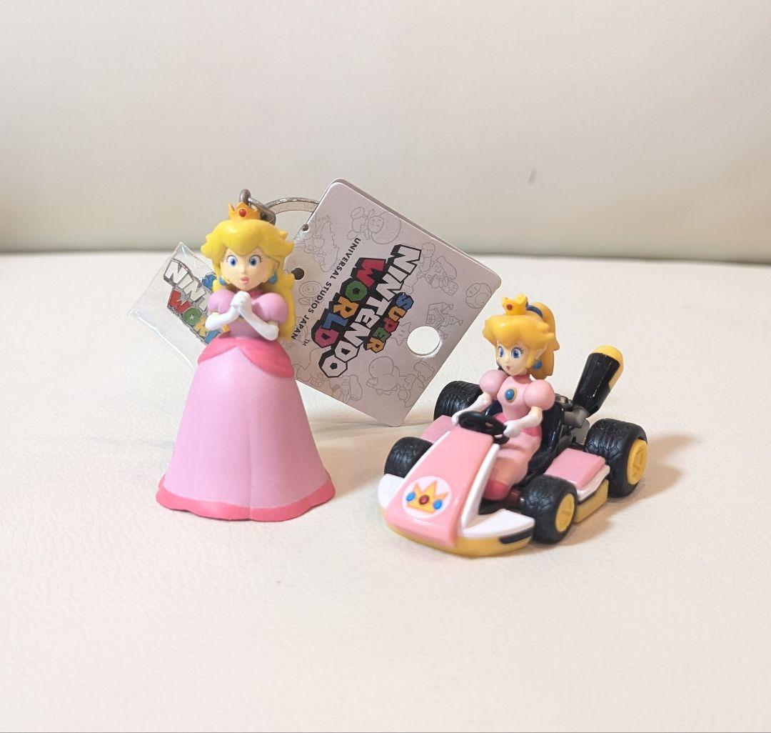 任天堂ワールド マリオカート ピーチ姫 フィギュア キーチェーン
