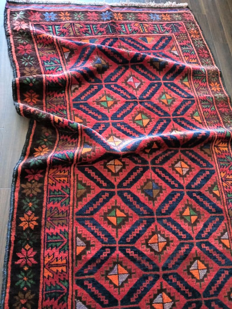 専用です。5.5kg 上質ウールのタイマ二族のトライバルラグ　バルーチ