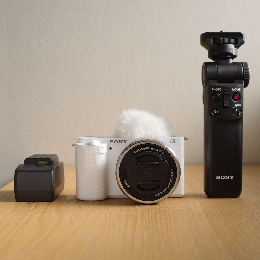 【極美品】SONY ZV-E10 レンズキット、グリップ、バッテリー、おまけ付き VLOGCAM [新品]【GP-VPT3グリップセット】SONY ソニー ZV-E10 II