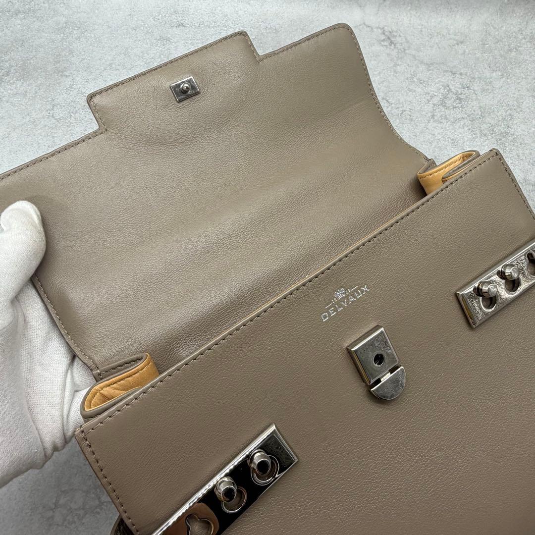 希少美品】DELVAUX タンペート MM ベージュ フラップ式ハンドバッグ