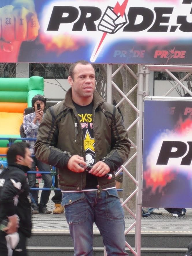 激レア】PRIDE・UFC ヴァンダレイ・シウバ サイン入りフィギア