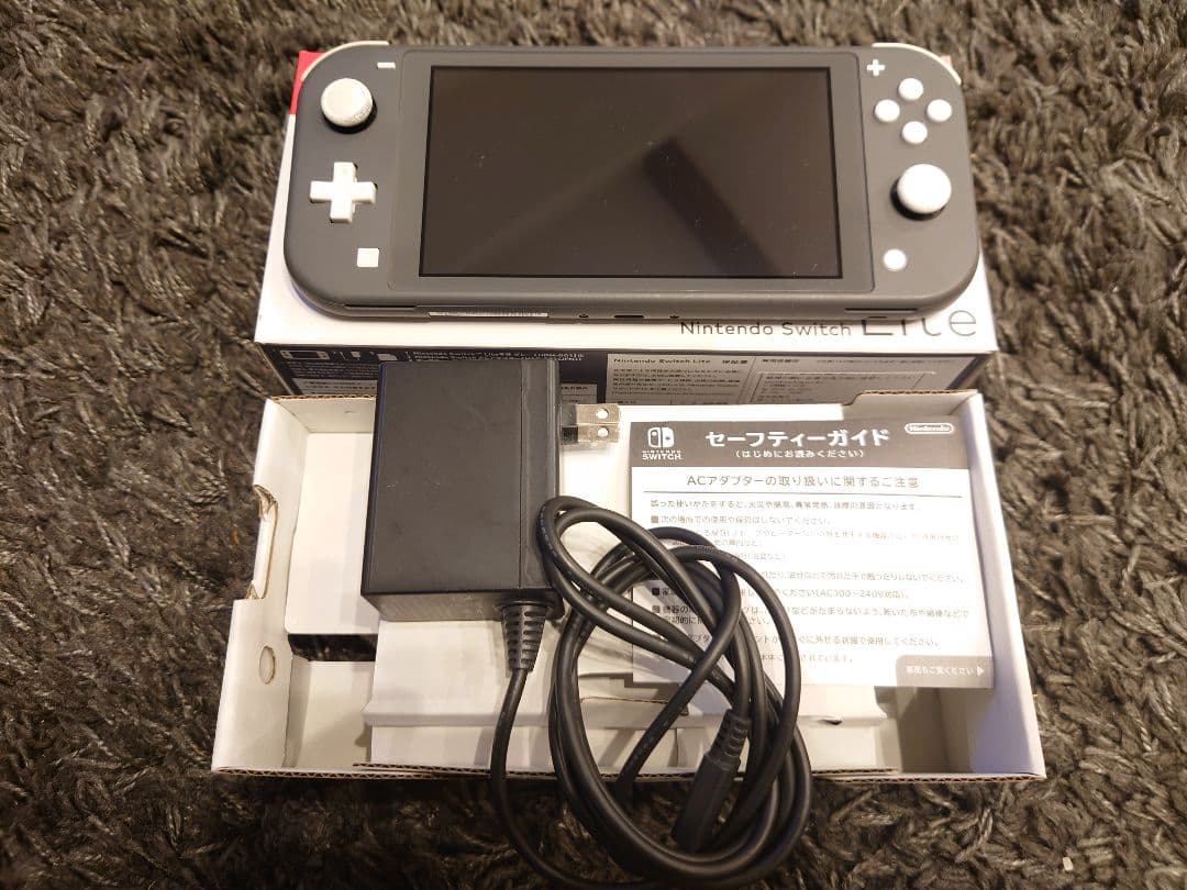 USED Nintendo Switch Lite グレー 本体 Refurbished Nintendo Switch Lite Gray Console & Charger Region