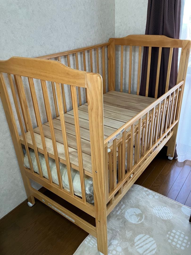 （引取り限定）カトージ　木製ベビーベッド　レギュラーサイズ 楽天市場】ベビーベッド 折りたたみ レギュラーサイズ 木製 床板すのこ