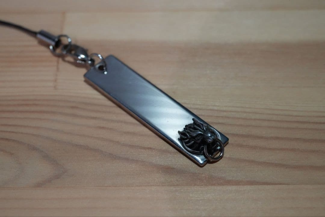 ドコモ FOMA P900iV クラウドブラック FF7ACストラップ付 - メルカリ