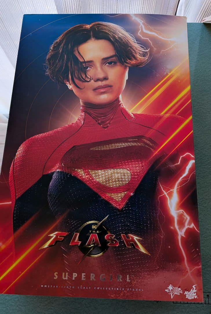 ホットトイズ Hottoys FLASH スーパーガール Amazon.co.jp: ムービー・マスターピース ザ・フラッシュ スーパー