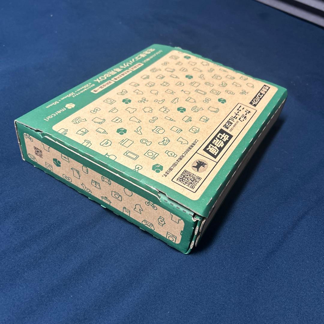 ドラゴンクエストⅢ ブック型収納ケース&ロトのピンバッジ付き