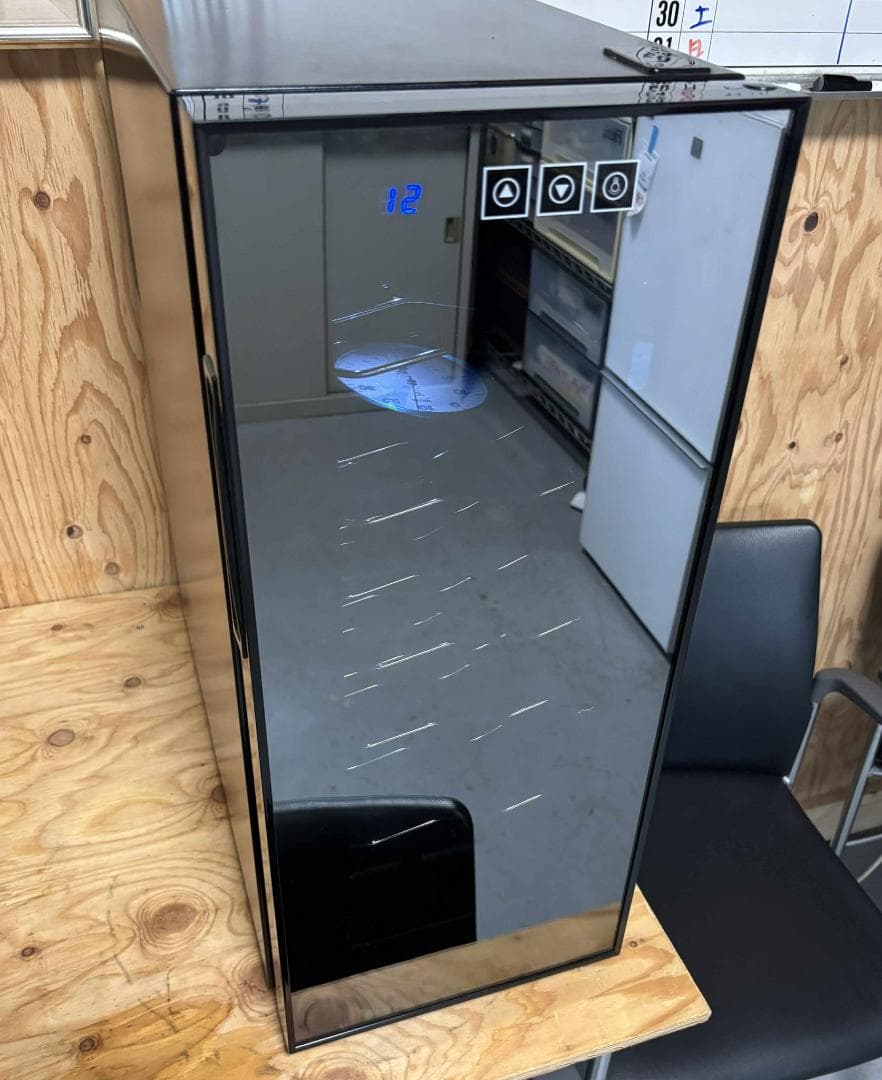 ワインセラー 家庭用ワインクーラー 33L 最大12本収納 2020年製Used ワインセラー 家庭用 ワインクーラー ワインセラー33L 最大12本収納/上