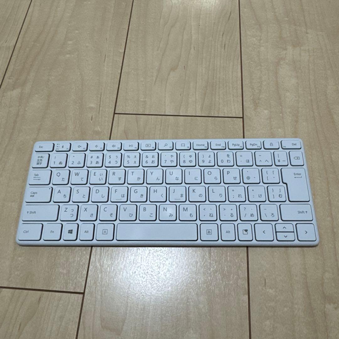 Microsoft デザイナーコンパクトキーボード日本語配列　白 ミニマムデザインがモダンで良き。実用性も高い「マイクロソフト