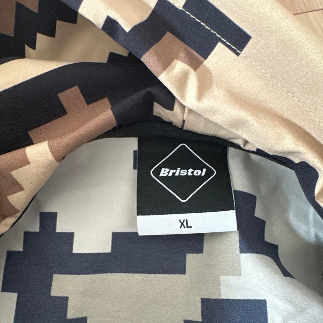 F.C.Real Bristol ナイロンフードパーカー 美品　試着のみ