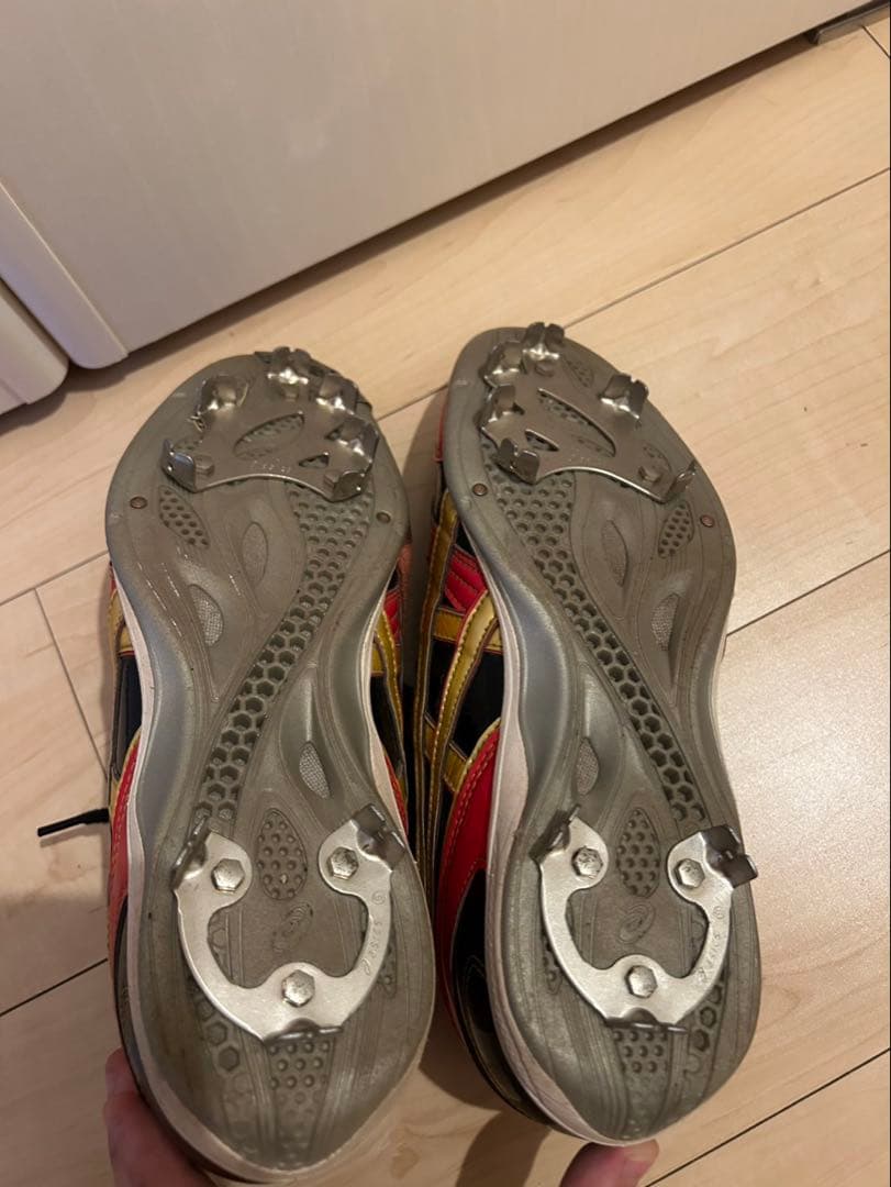 asics 赤黒金 スパイク 27.0㎝ 六角レンチ付き