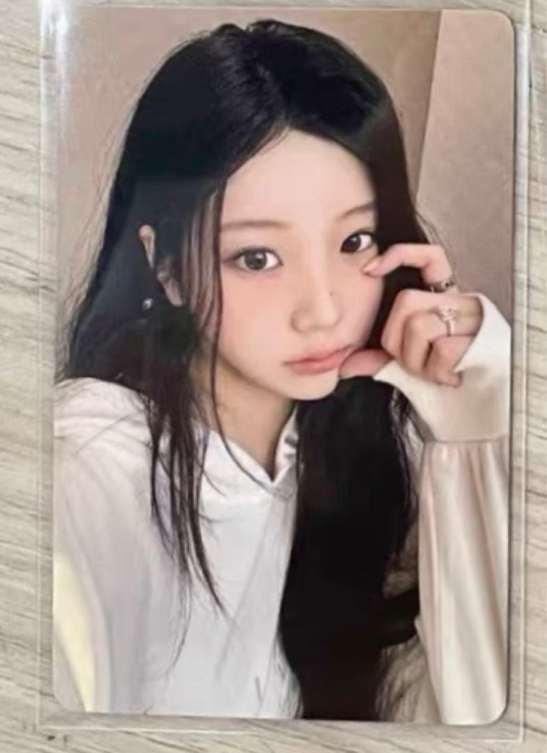 illit ウォンヒ bomb 中国一直娱yizhiyuラキドロ 限定トレカ - メルカリ