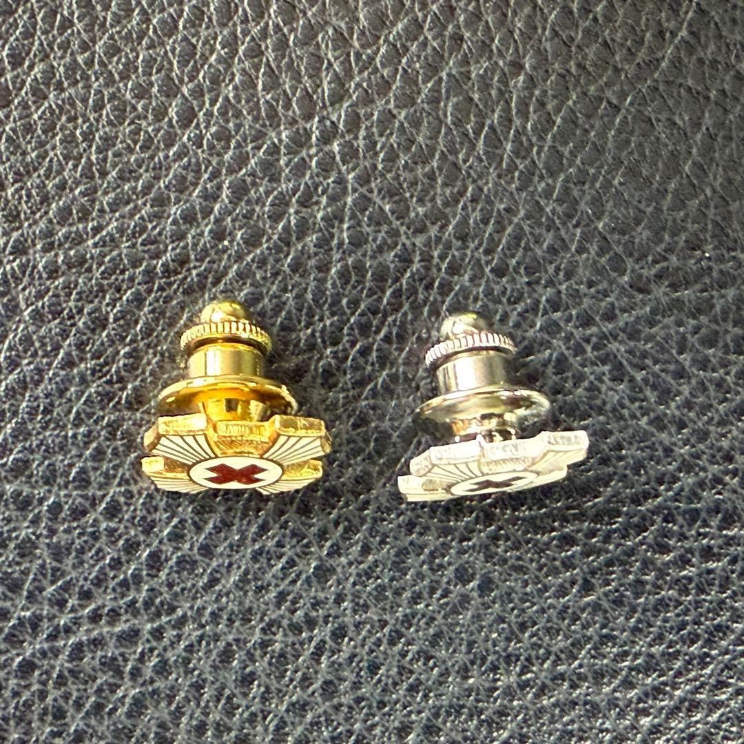 ◇純銀◇ 日本赤十字社 金色有功章略章 銀色有功章略章 ピンバッジ