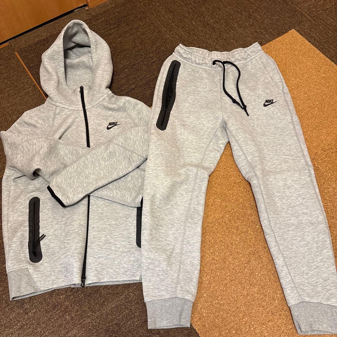 ナイキテックフリース セットアップ 上下 グレー sサイズ uk