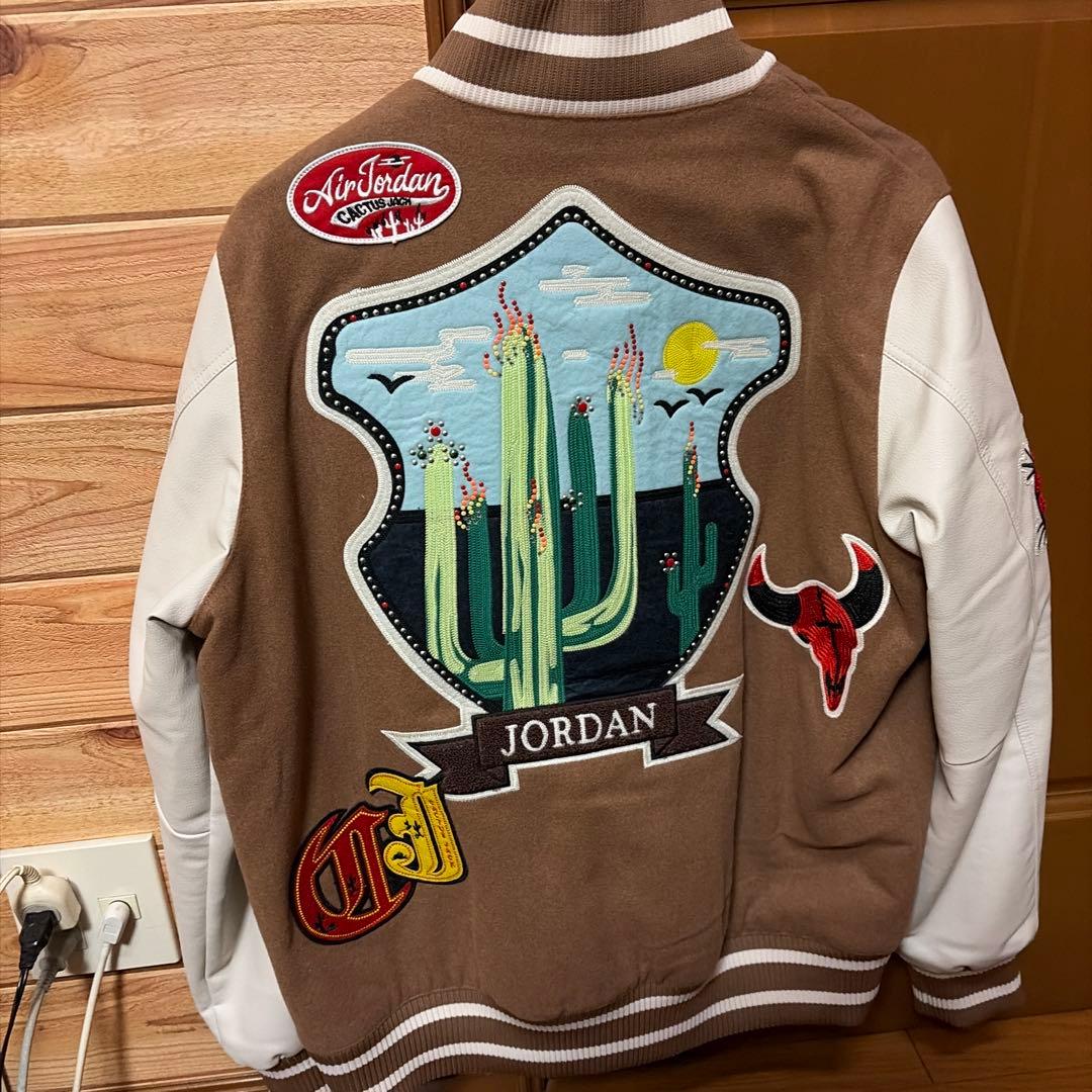 Jordan x Cactus Jack varsity jacket。の通販はau PAY マーケット