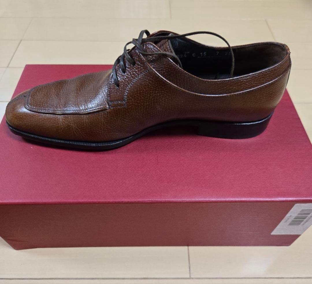 フェラガモ 7EE ブラウン レザーシューズ - メルカリ