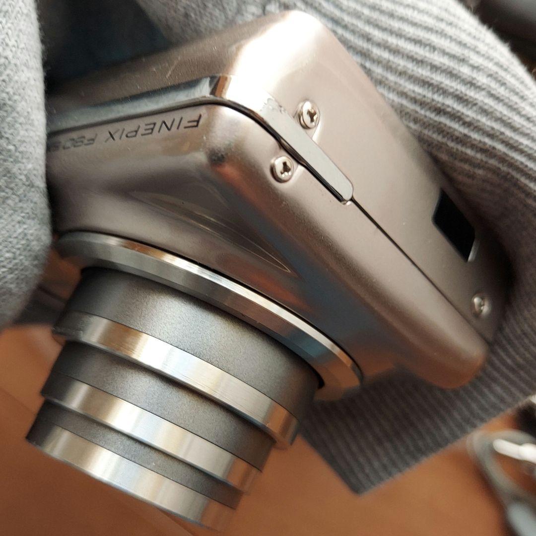 動作品】FUJIFILM FINEPIX F80EXR シルバー - メルカリ
