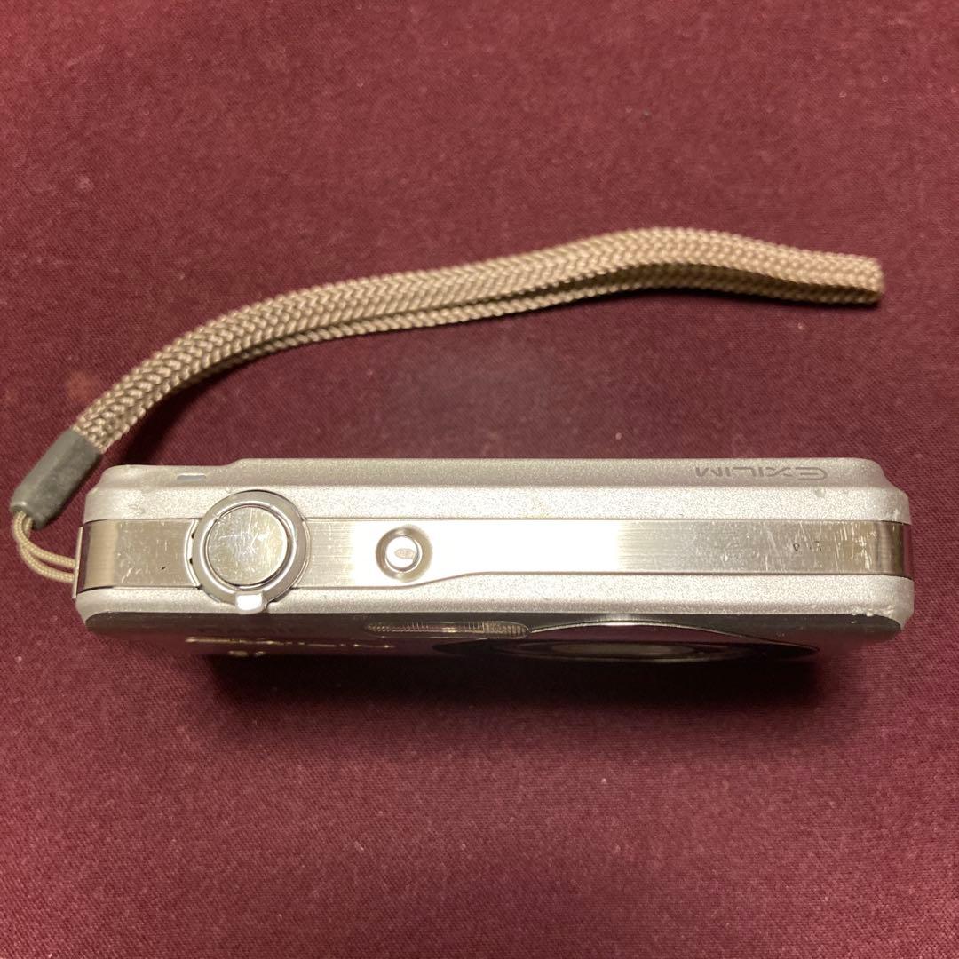 CASIO EXILIM 8.1MP コンパクトデジタルカメラ