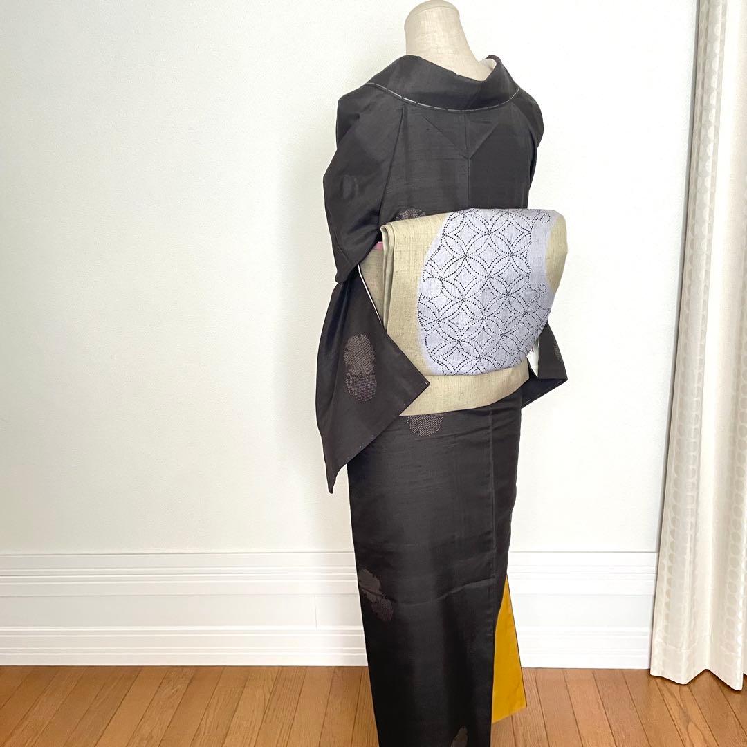 しつけ付き 雪輪飛び柄小紋 100亀甲絣十日町紬 - メルカリ