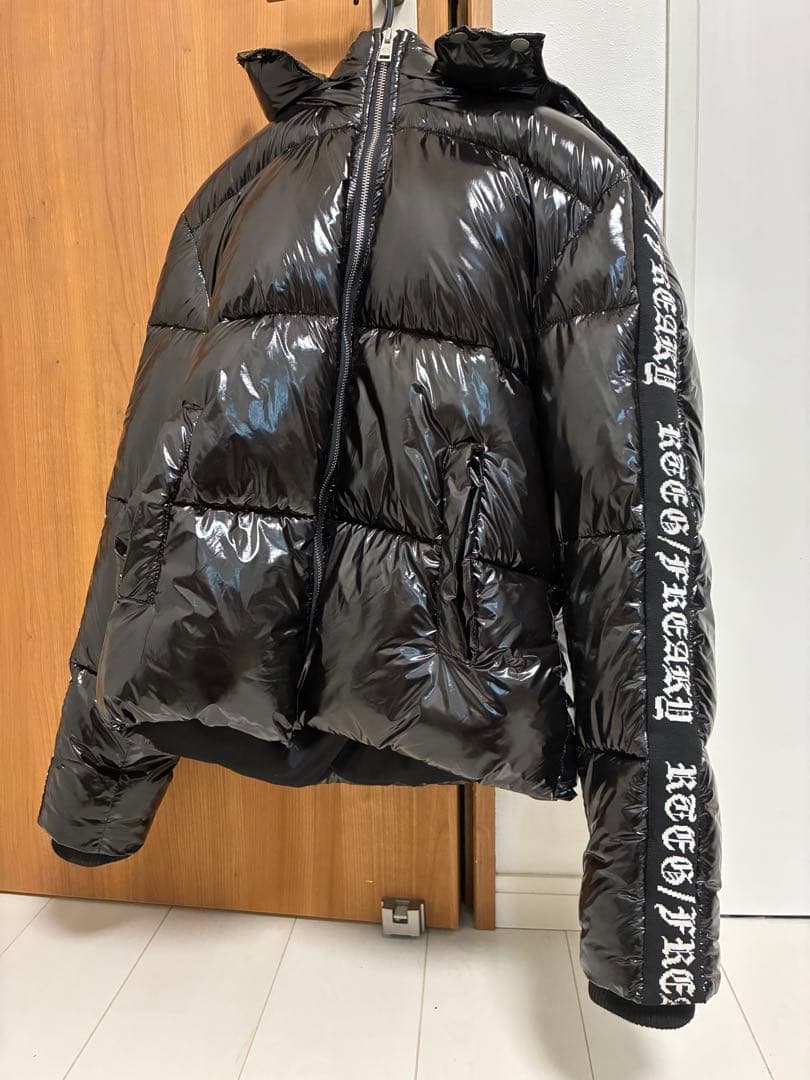 アダムスジャグラーダウン　Mサイズ　再販なし限定 アダムスジャグラーダウンジャケット 完売品再販なし激レアです - メルカリ