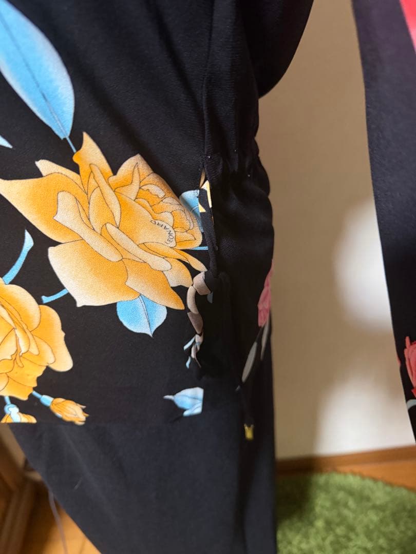 レオナール 黒地に花柄 美しい羽織ジャケット カーディガン Mサイズ