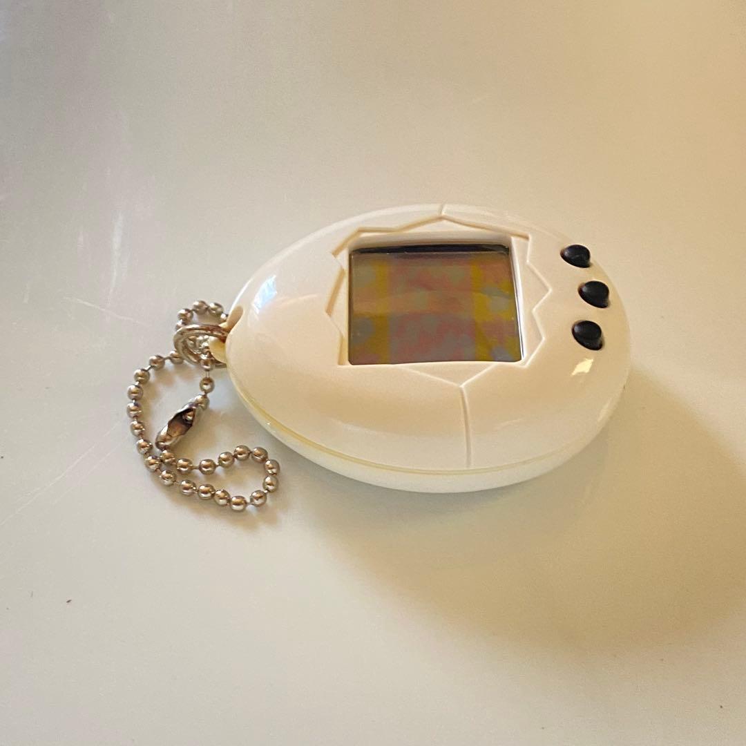 たまごっち 初代 白 ホワイト説明書付き BANDAI 動作確認済み - メルカリ