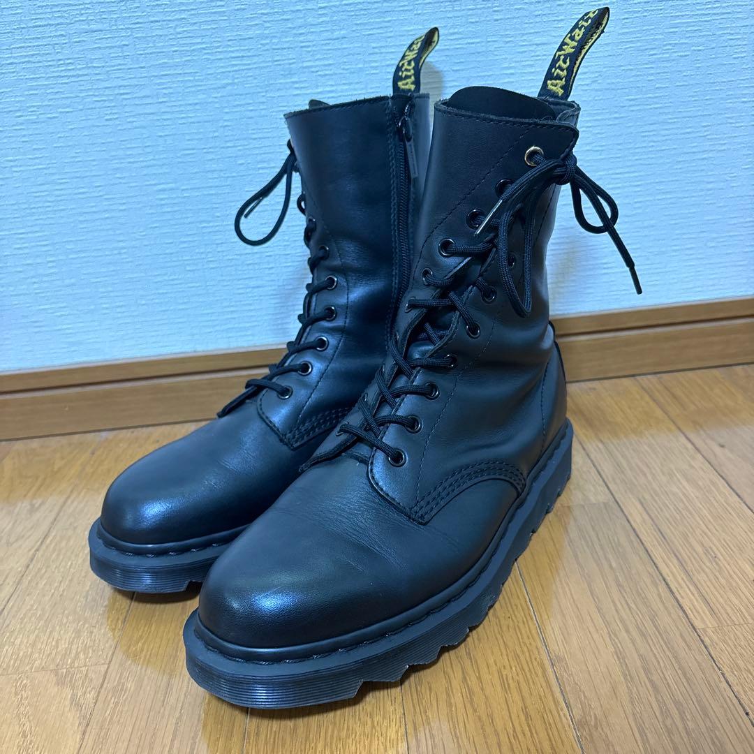yohji yamamoto × Dr.Martens 10ホール ねじれブーツ - メルカリ