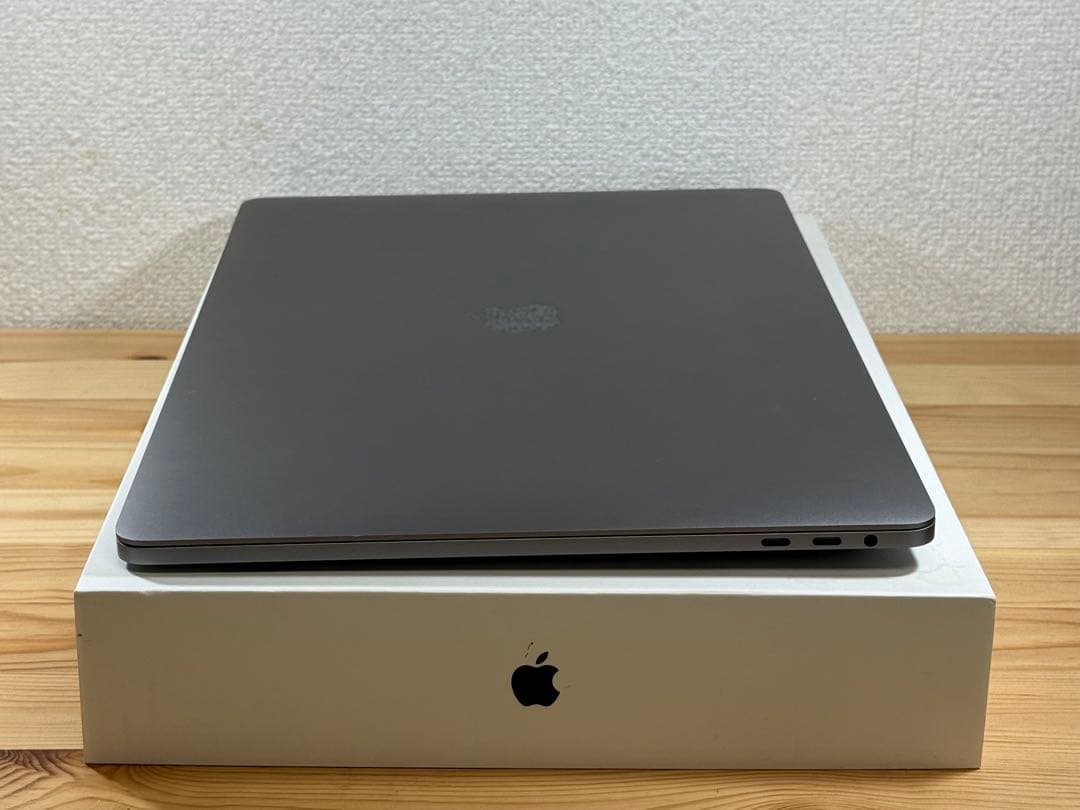 MacBook本体 MacBook Pro 15 2016 Touch Bar i7/16/500