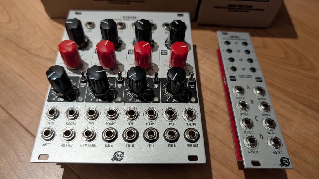 XAOC Devices / Oradea & Arad モジュラーシンセ