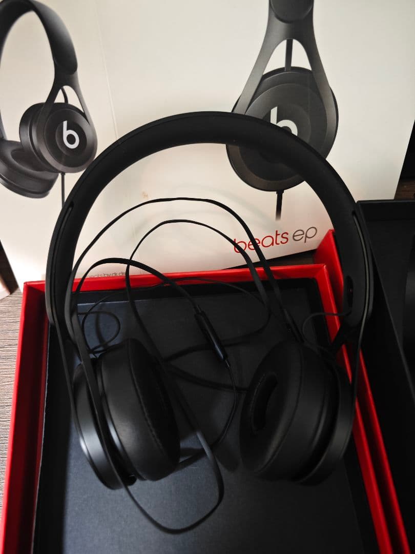 Beats EP ブラック ヘッドフォン - メルカリ