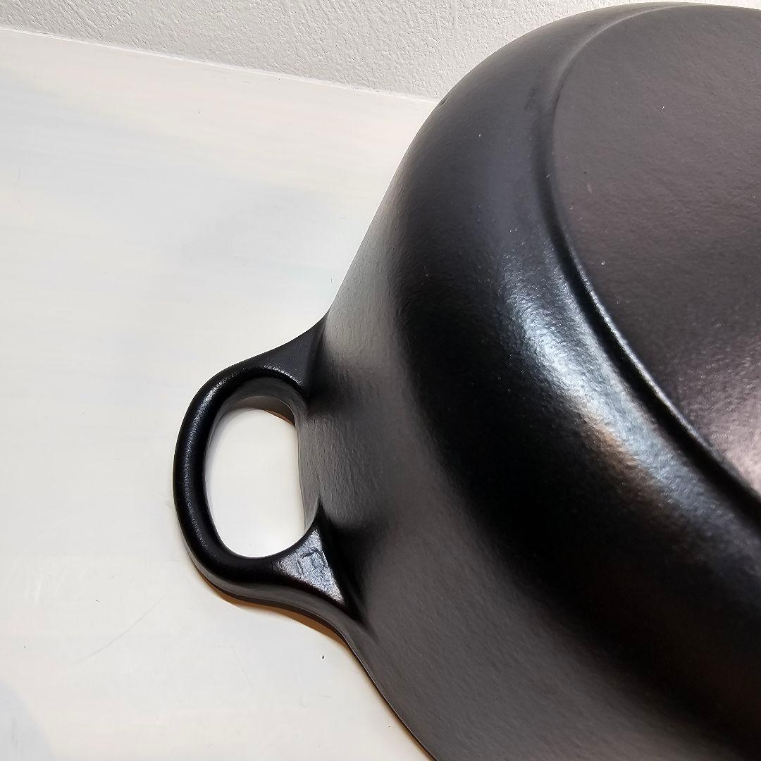LE CREUSET ル・クルーゼ 20cm 黒 ブラックマット シルバーツマミの