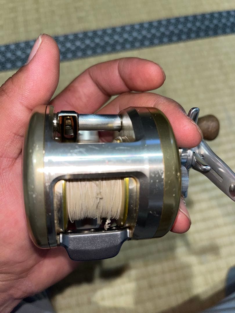 ダイワ ミリオネアcv-z203右巻き - メルカリ