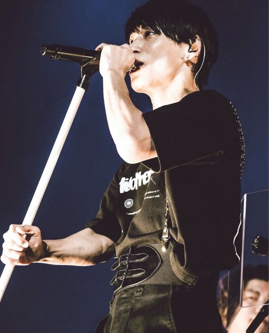 UVERworld TAKUYA∞着用 HOIクロップドTシャツ - メルカリ