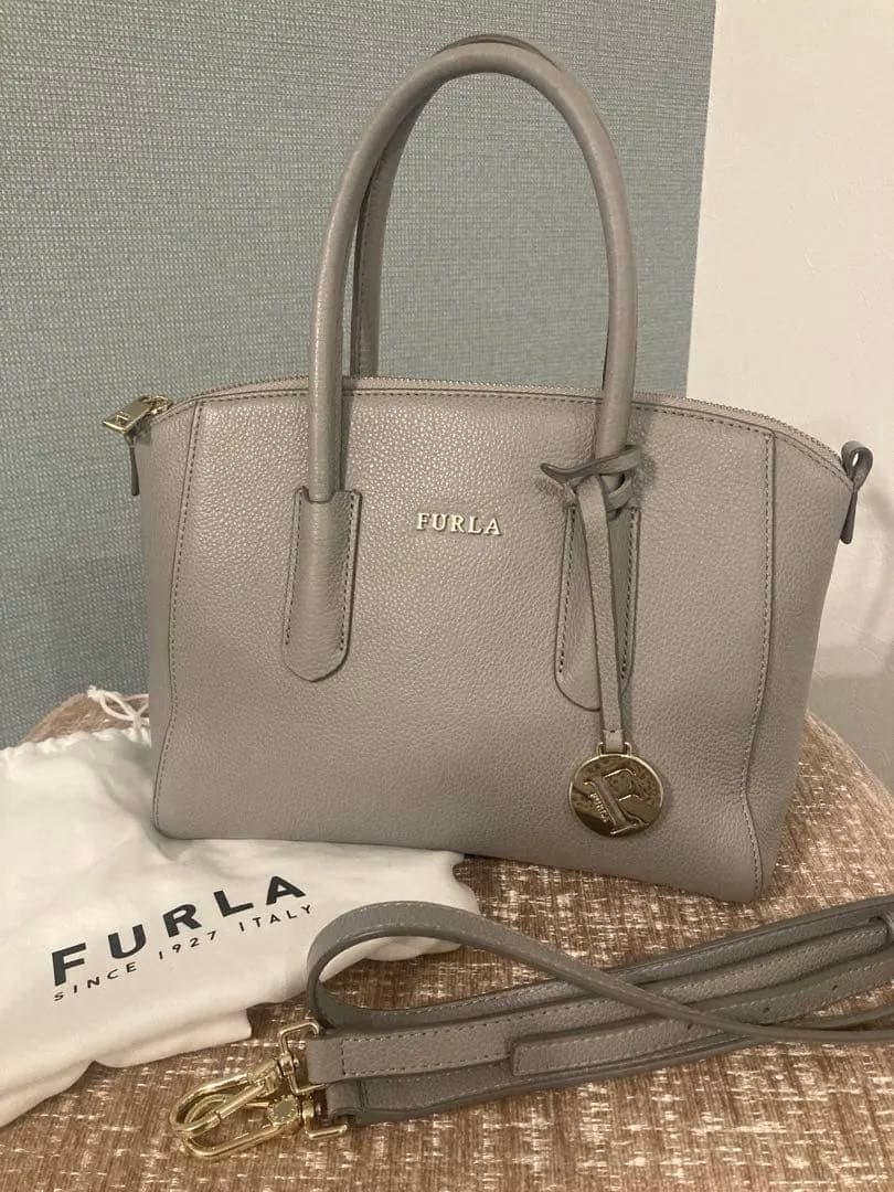 FURLA グレー ハンドバッグ 本革 - メルカリ