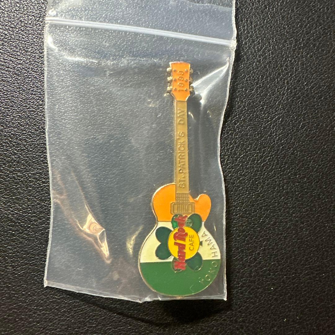 セントパトリックスデー ギター型ピンバッジ ハードロックカフェ