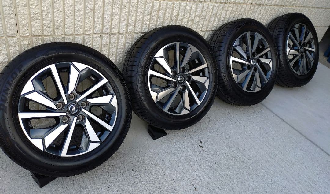 C27後期日産セレナ 純正ホイールタイヤセット - メルカリ