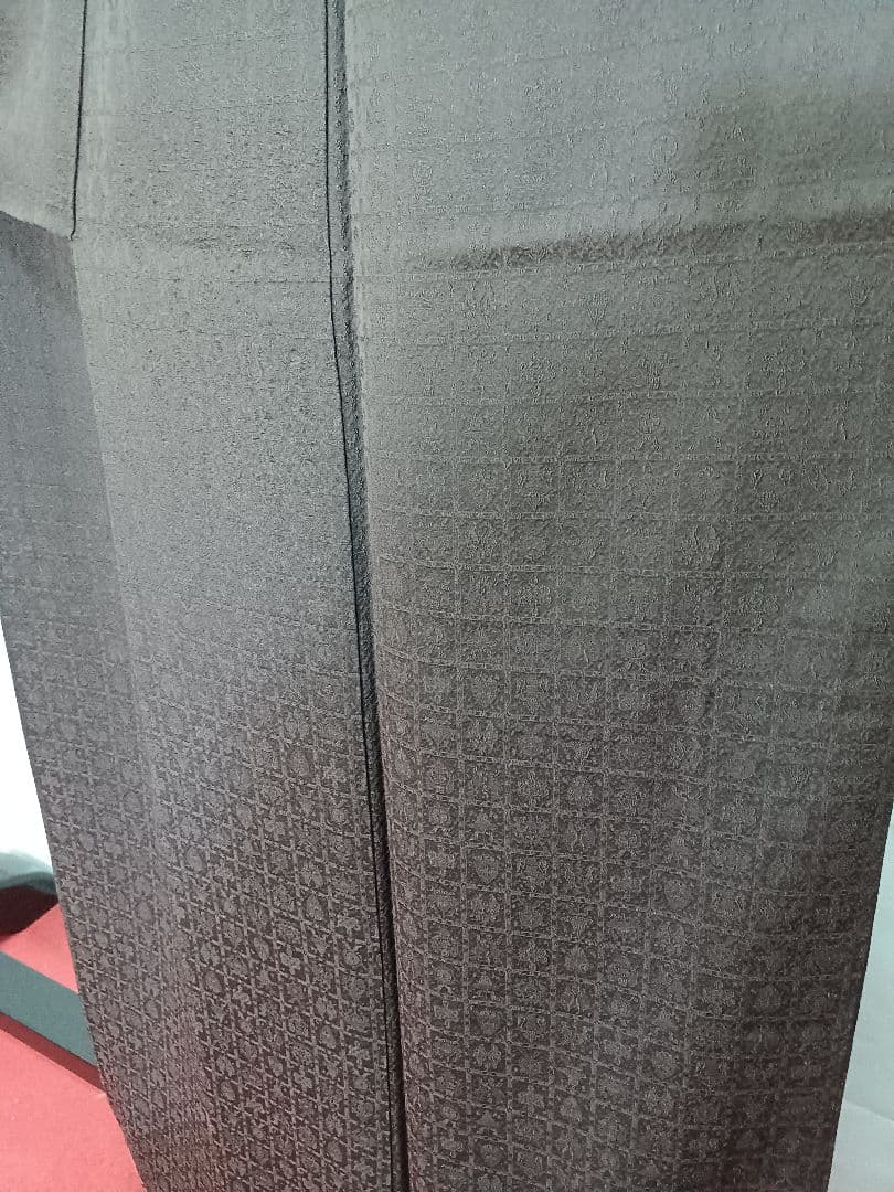 色無地］新品未使用品 しつけ有り 一つ紋 千地泰弘 K-121 - メルカリ