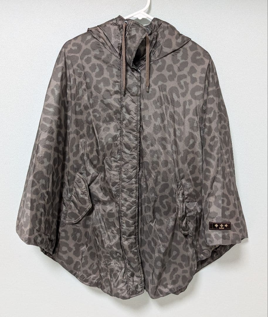 訳有 美品 TATRAS タトラス ダウン ポンチョ 豹柄 レオパード - メルカリ