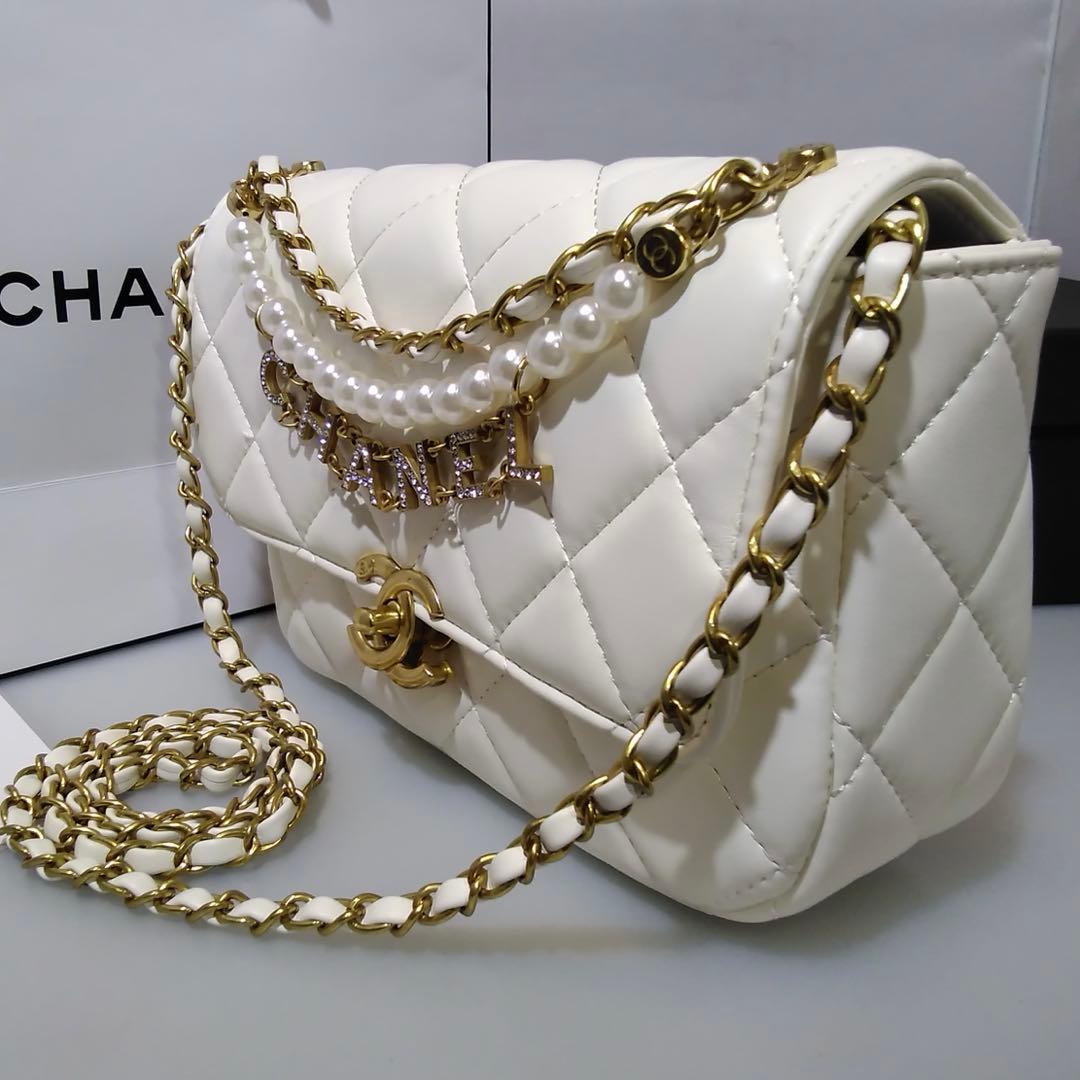 CHANEL 〈シャネル〉ノベルティ パールビジュー付 ホワイトショルダー