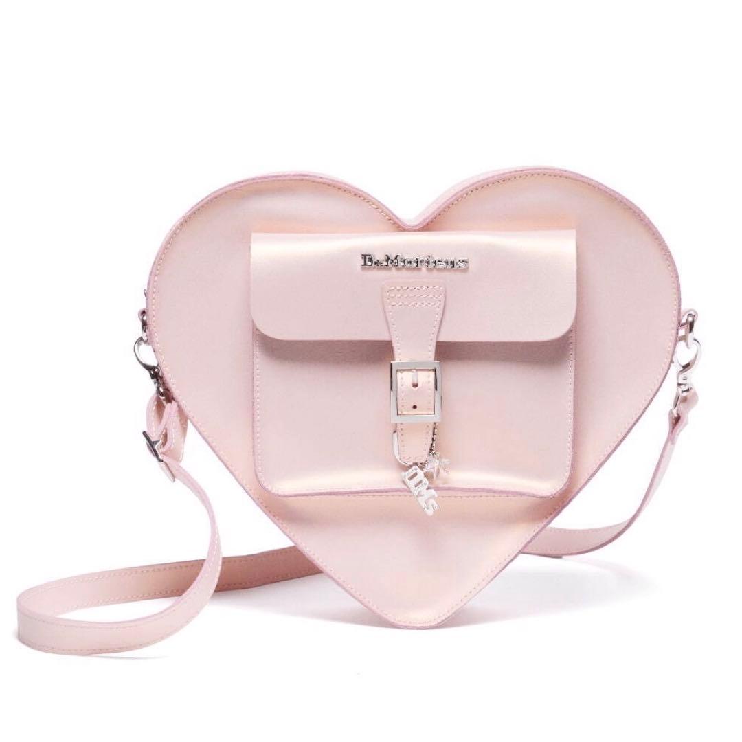 ドクターマーチン ハートバッグパック バレンタイン限定 ピンク - メルカリ