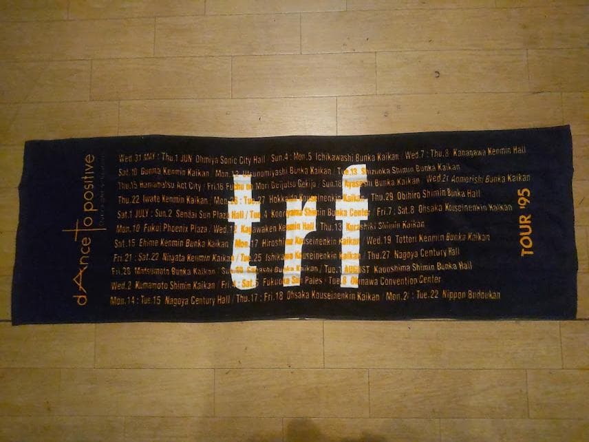 1995年 Dance to Positive Tour trf マフラータオル dAnce to positive : TRF | HMV&BOOKS online - AQCD-50689