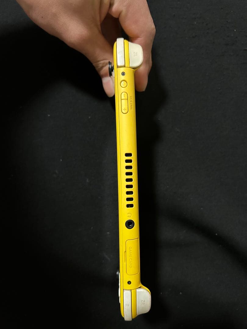 Nintendo Switch rightイエロー【ジャンク】 - メルカリ