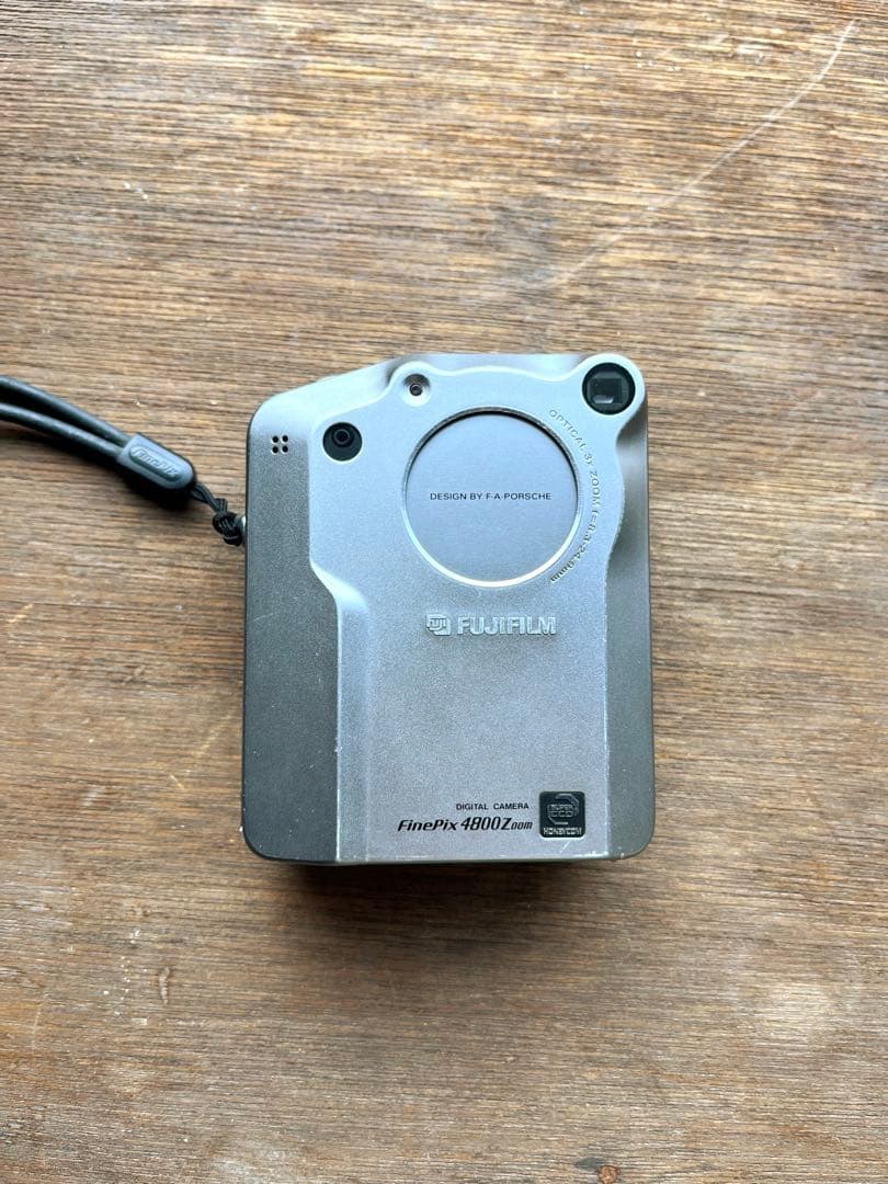 値下げ】FUJIFILM FinePix 4800Z 動作品 オールドコンデジ - メルカリ