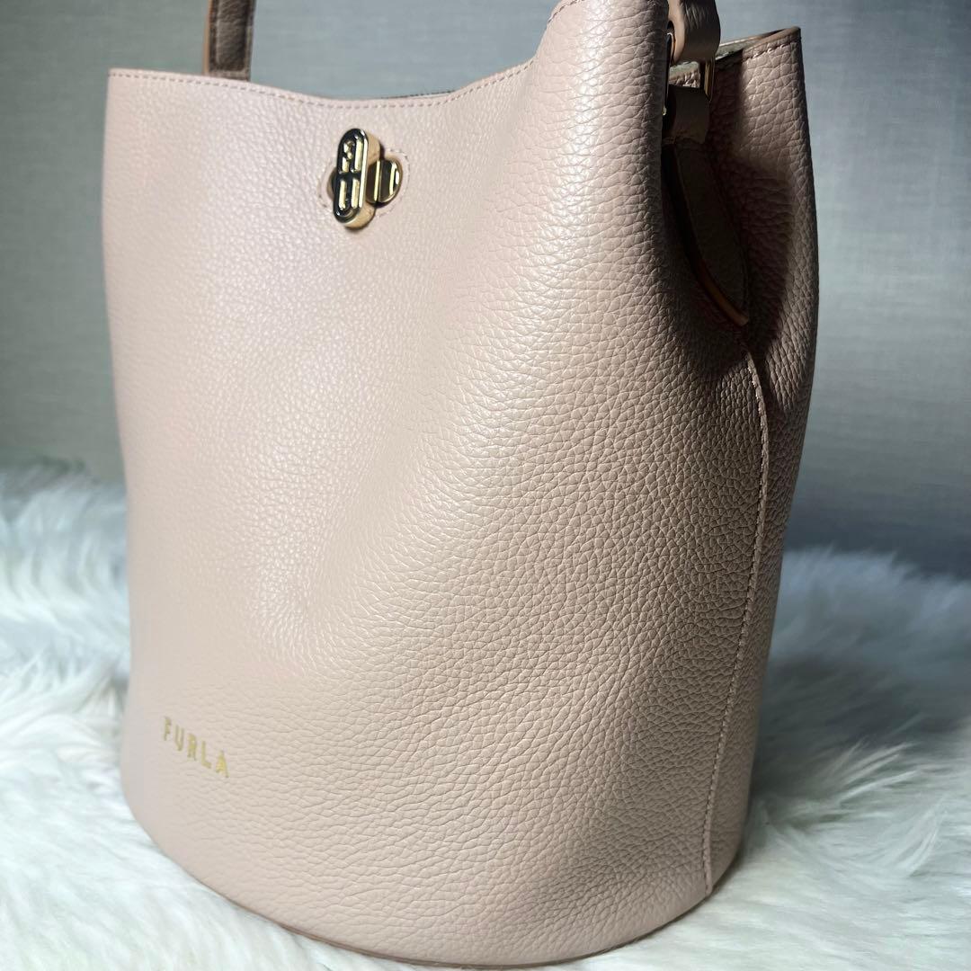 ✨超希少✨美品✨️大人気✨フルラ ダナエ 2way ショルダーバッグ