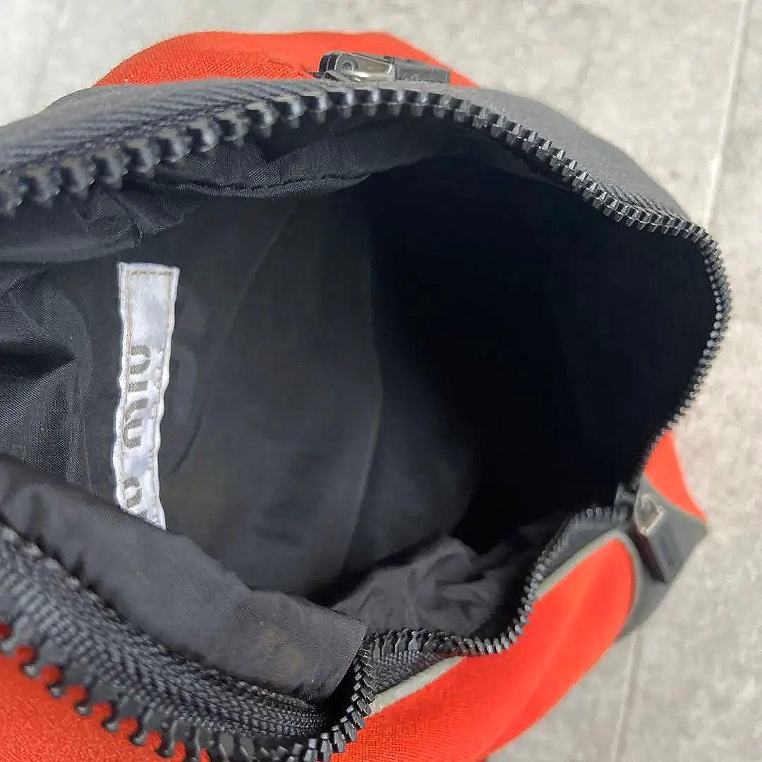 ぽんちゃん 様 miumiu ボディバッグ ビンテージ アーカイブ Y2Kの通販